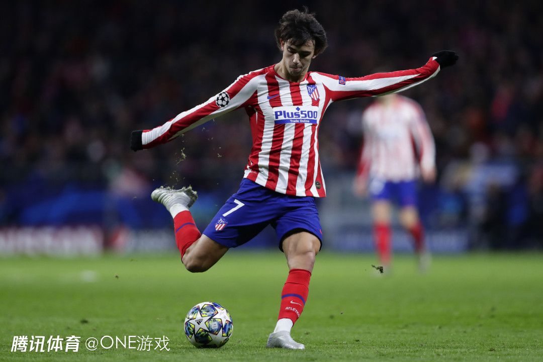 TA：切尔西冬窗无法召回卢卡库，球员租借合同中无相应条款据The Athletic消息，切尔西在将卢卡库外租至罗马的合同中，没有设置召回球员的条款。
